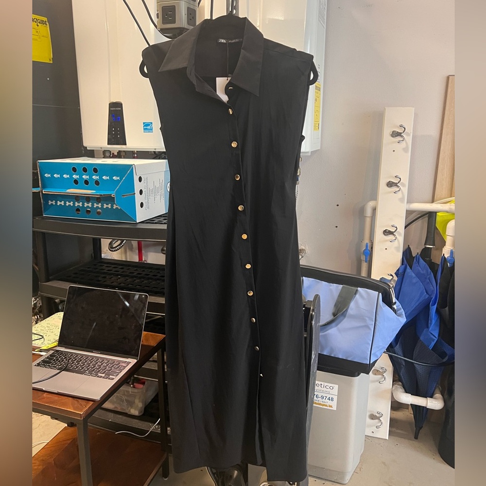 Zara brand new maxi sleeveless button down dress